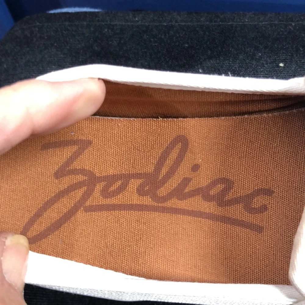 Zodiac canvas slip on‎ tennis shoes size 6.5